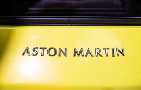 Aston Martin Vantage Presentacion DME GT Club Logo