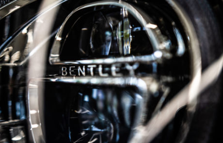 Detalle Faro Bentley DME GT CLUB