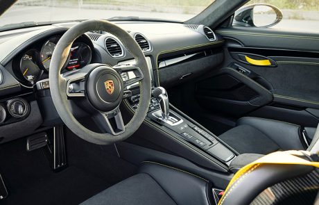 Porsche 718 Cayman GT4 06