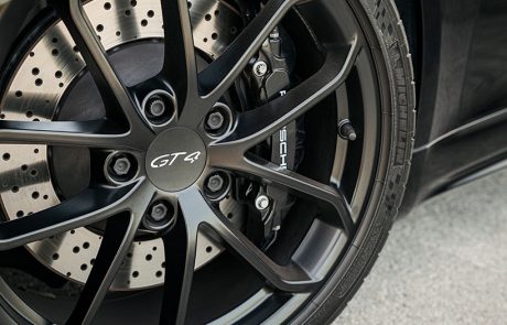 Porsche 718 Cayman GT4 11