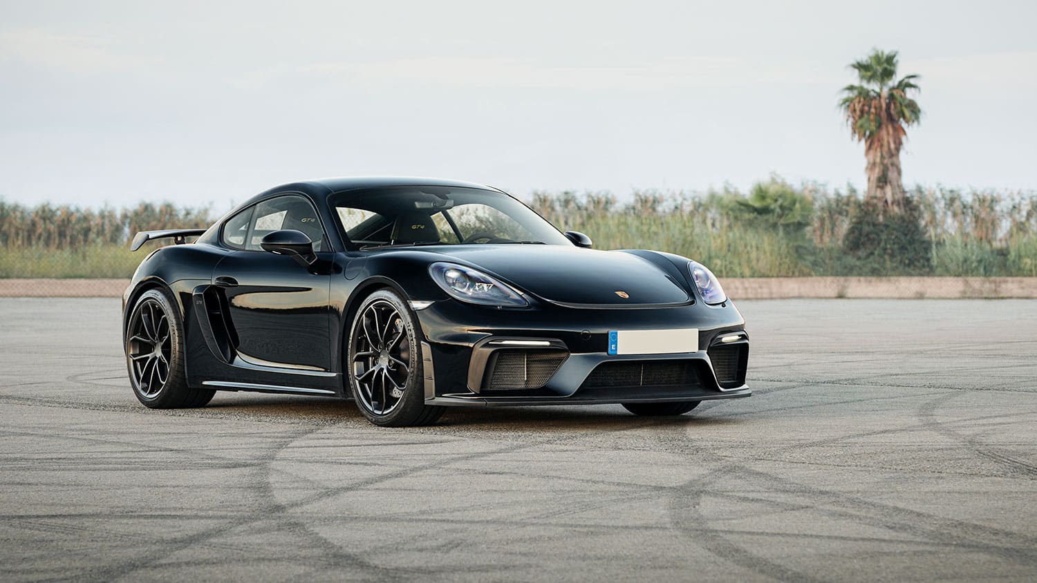 DME GT CLUB Porsche 718 Cayman GT4 01