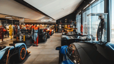 Visita McLaren Barcelona & Chealse 1979