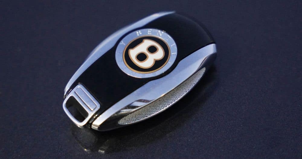 Vista detalle de la llave del Bentley Bentayga W12 Speed Vista detalle de la llave del Bentley Bentayga W12 Speed