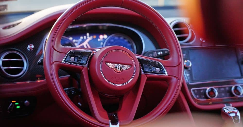 Volante y cuadro del Bentley Bentayga W12 Speed Volante y cuadro del Bentley Bentayga W12 Speed
